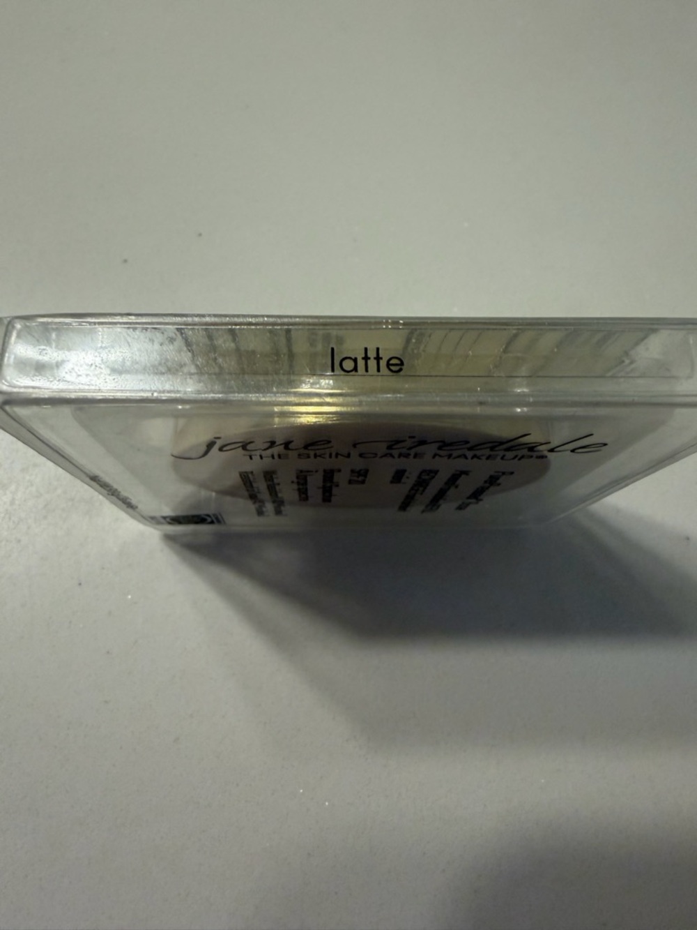 jane iredale Latte Pressed Powder Compact - Beige